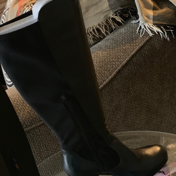 Nine West Tall Boots in Like New Condition - Picture 5 of 8